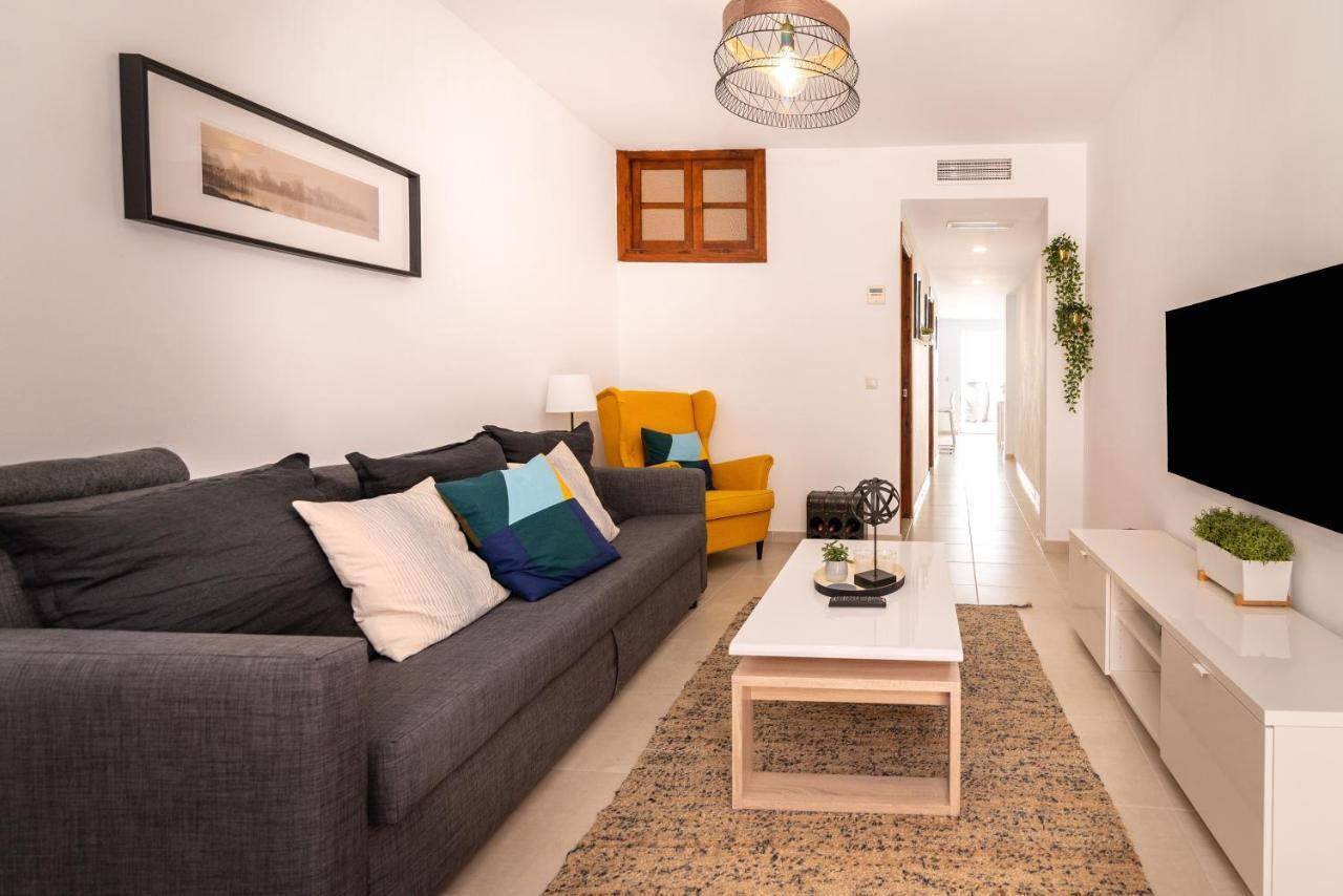 Lovely Cozy 2-Bedroom Residential Home With Patio Benalmádena Exteriör bild